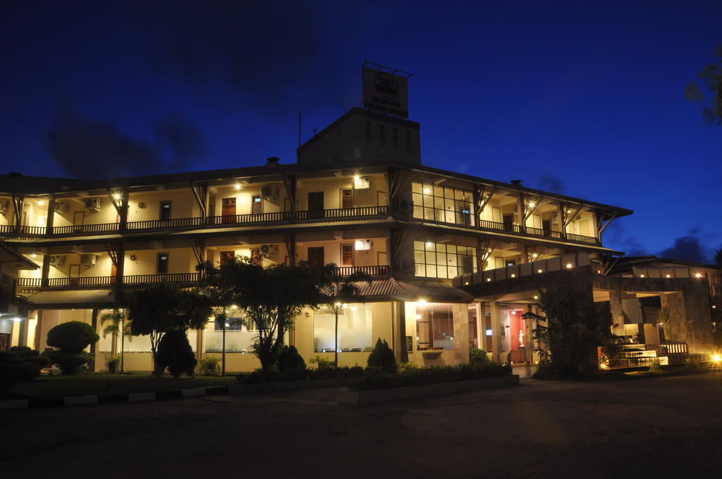 Laya Beach Hotel Wadduwa Buitenkant foto